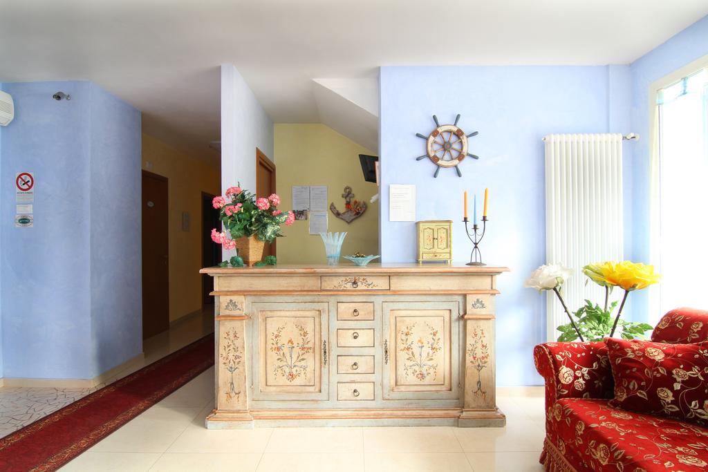 Residence Blu Marine リミニ エクステリア 写真